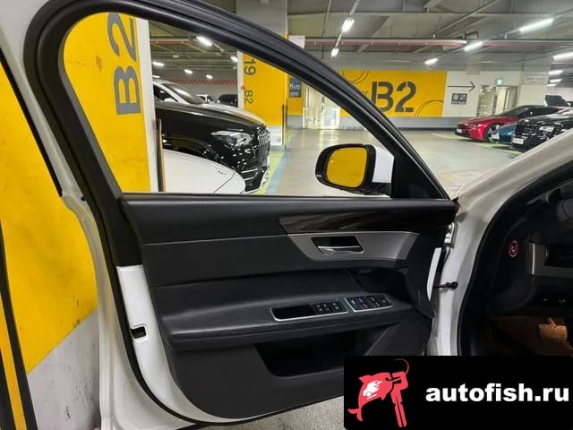 Jaguar XF XF (X260) 2018 года - похожие автомобили