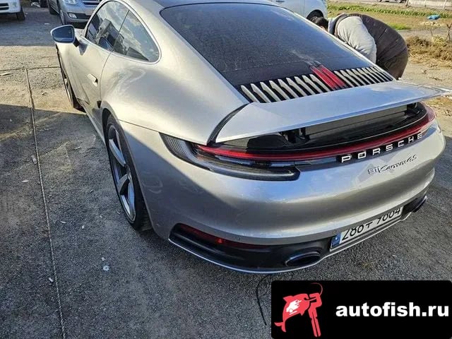 Porsche 911 911 (992) 2021 года - вид 3