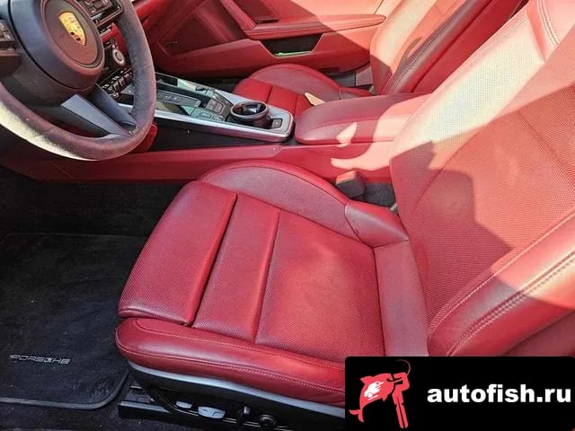 Porsche 911 911 (992) 2021 года - вид 6