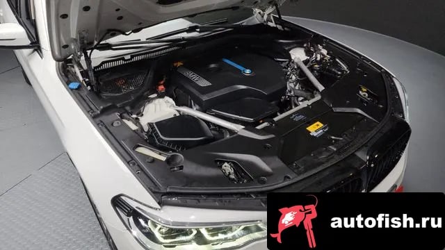 BMW 5-Series 5 Series (G30) 2019 года - вид 6