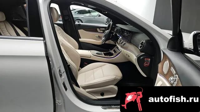 Mercedes-Benz E-Class E-Class W213 2023 года - похожие автомобили