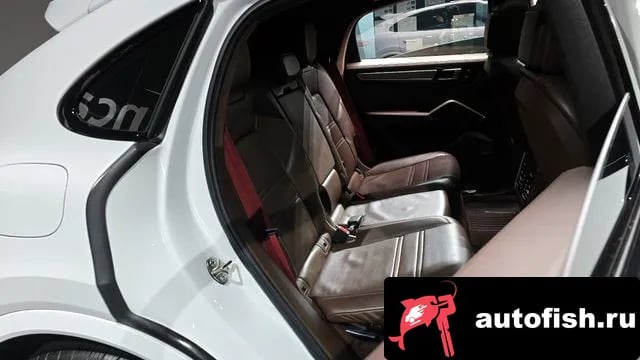 Porsche Cayenne Cayenne (PO536) 2020 года - похожие автомобили