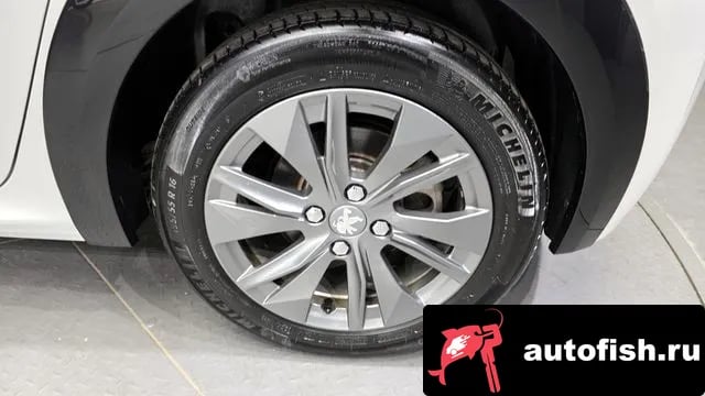 Peugeot 208 e-208 second Generation 2022 года - вид 5