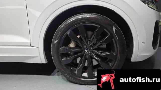 Volkswagen Touareg Tuareg 3rd generation 2020 года - вид 5