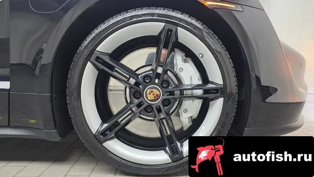 Porsche Taycan Taikan 2021 года - вид 5
