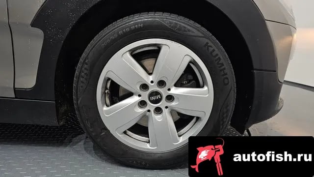 Mini Clubman Cooper Clubman 2017 года - вид 5