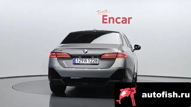 BMW 5-Series 5 Series (G60) 2025 года - вид 4