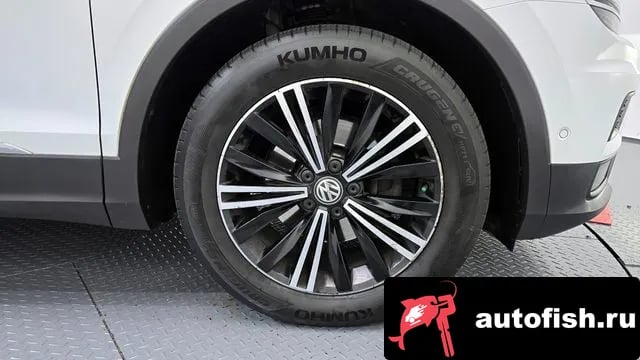 Volkswagen Tiguan Tiguan second Generation 2020 года - вид 5