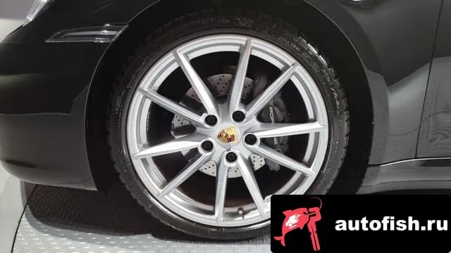 Porsche 911 911 (992) 2020 года - вид 5