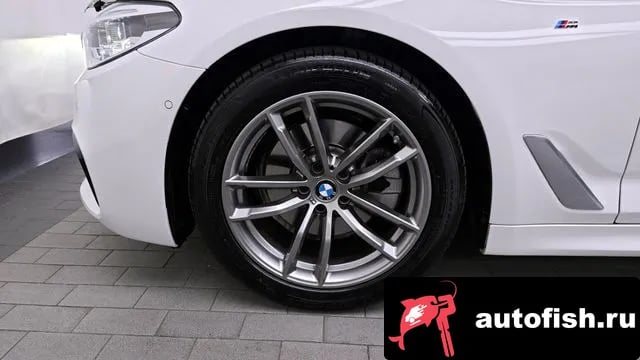 BMW 5-Series 5 Series (G30) 2019 года - вид 5