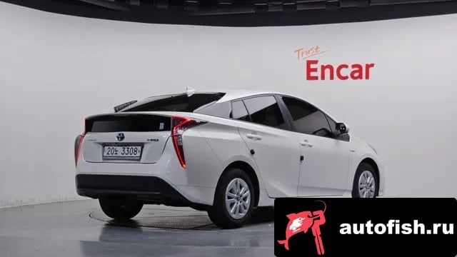Toyota Prius Prius 4th Generation 2018 года - вид 2