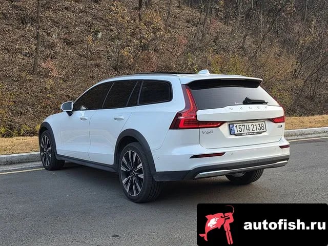 Volvo V60 V60 Cross-country 2nd Generation 2022 года - вид 4
