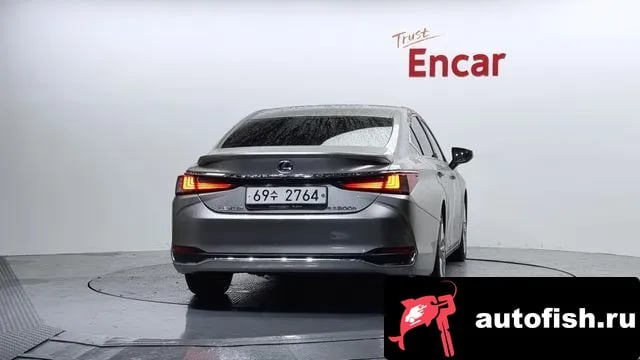 Lexus ES ES300h 7th generation 2018 года - вид 4