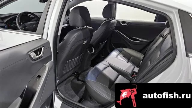 Hyundai Ioniq Ionic Hybrid 2018 года - похожие автомобили