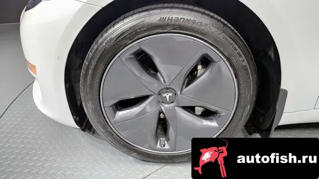 Tesla Model 3 Model 3 2020 года - вид 6