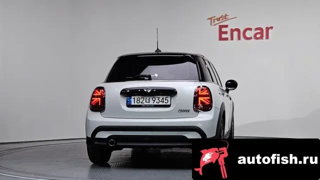 Mini Cooper Cooper 2024 года - вид 3
