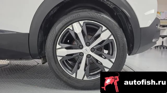 Peugeot 3008 3008 second generation 2018 года - вид 5