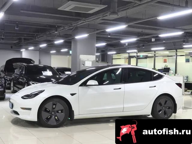 Tesla Model 3 Model 3 2021 года - вид 2