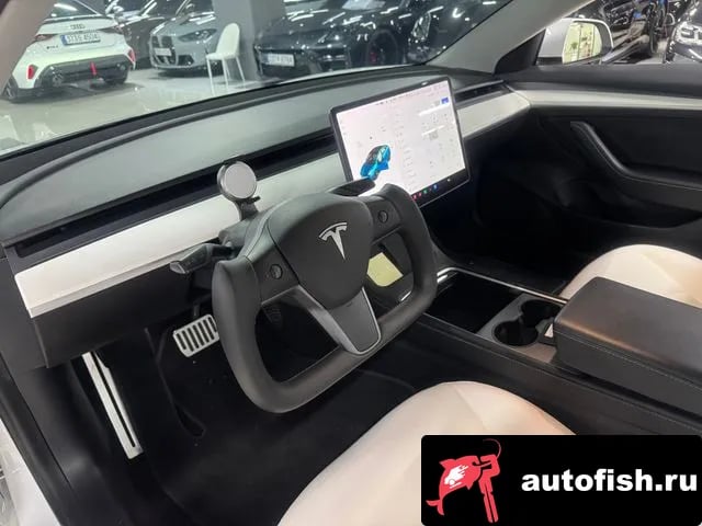 Tesla Model 3 Model 3 2021 года - вид 4