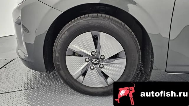 Hyundai Ioniq The New Ionic Hybrid 2020 года - похожие автомобили