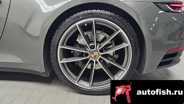 Porsche 911 911 (992) 2022 года - вид 5