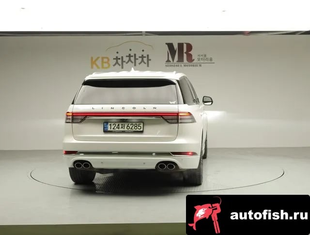 Lincoln Aviator Aviator 2nd generation 2021 года - вид 2