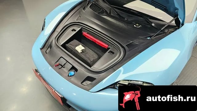 Porsche Taycan Taikan 2024 года - вид 6