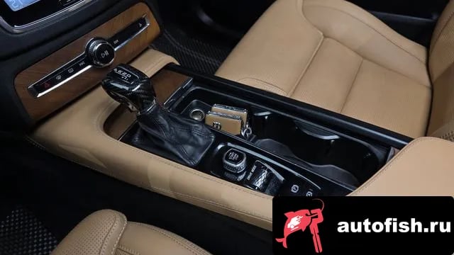 Volvo XC90 XC90 second Generation 2018 года - похожие автомобили