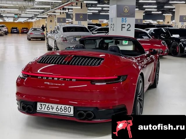 Porsche 911 911 (992) 2020 года - вид 4