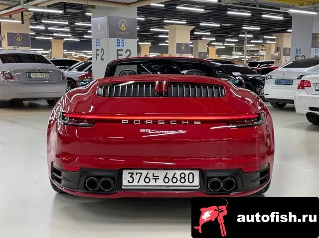 Porsche 911 911 (992) 2020 года - вид 5