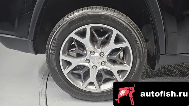 Jeep Cherokee Grand Cherokee 2019 года - вид 5