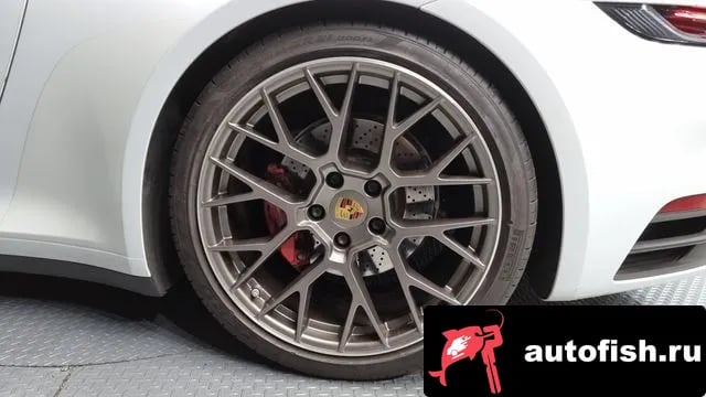 Porsche 911 911 (992) 2021 года - вид 5