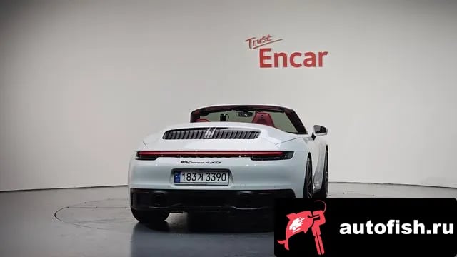 Porsche 911 911 (992) 2023 года - вид 3