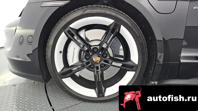 Porsche Taycan Taikan 2021 года - вид 5