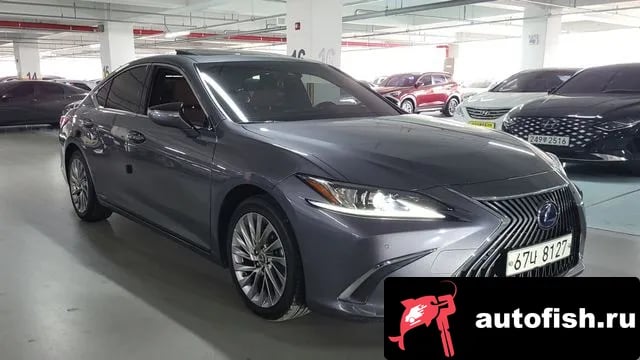 Lexus ES ES300h 7th generation 2019 года - вид 2