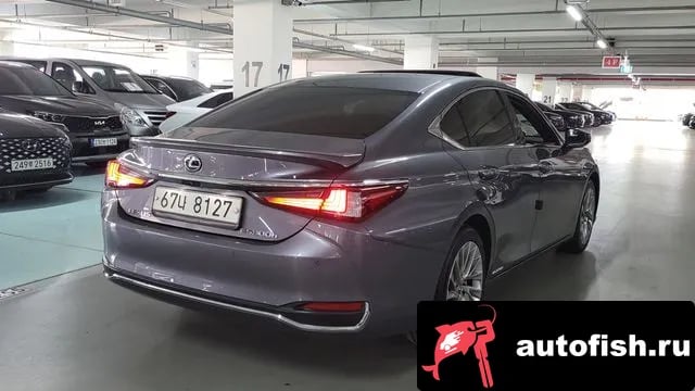 Lexus ES ES300h 7th generation 2019 года - похожие автомобили