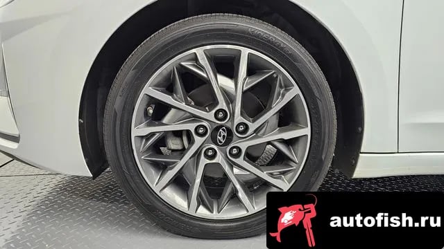 Hyundai AVANTE The New Avante AD 2019 года - вид 5