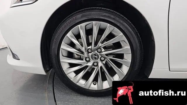 Lexus ES ES300h 7th generation 2023 года - вид 5