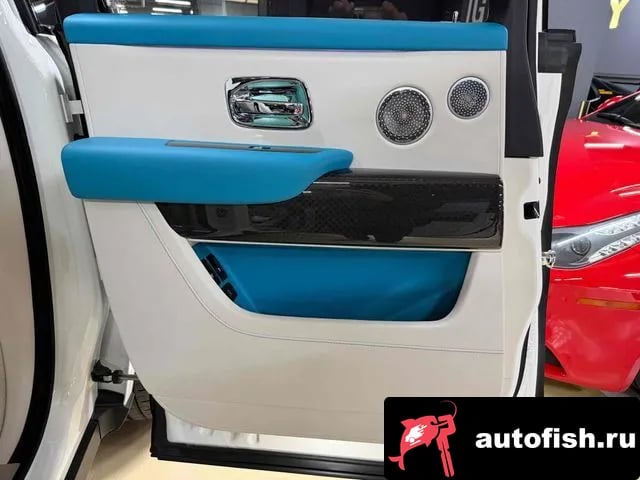 Rolls-Royce Cullinan Cullinan 2022 года - вид 3