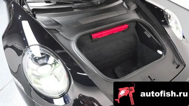 Porsche 911 911 (992) 2021 года - вид 6