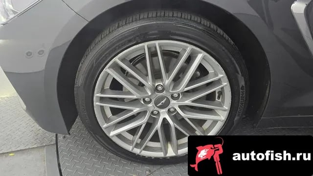 Genesis G70 G70 2019 года - похожие автомобили