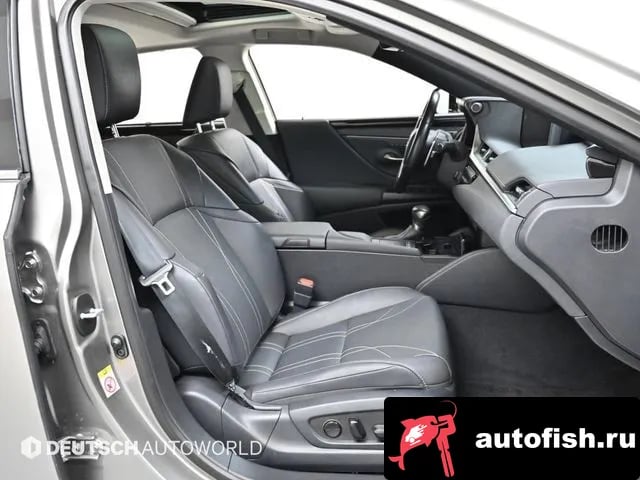 Lexus ES ES300h 7th generation 2019 года - похожие автомобили