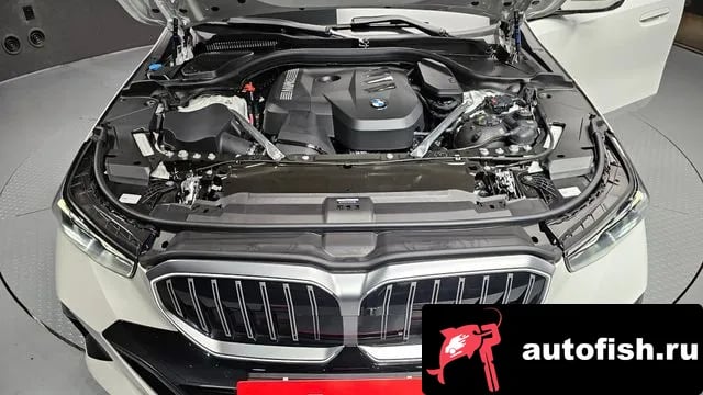 BMW 5-Series 5 Series (G60) 2025 года - вид 6