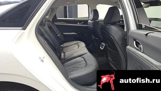 Kia K5 The New K5 3rd generation 2025 года - похожие автомобили