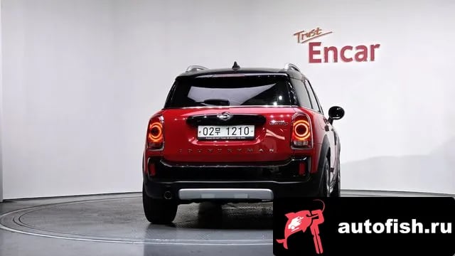 Mini Countryman Cooper D Country Man 2018 года - вид 4