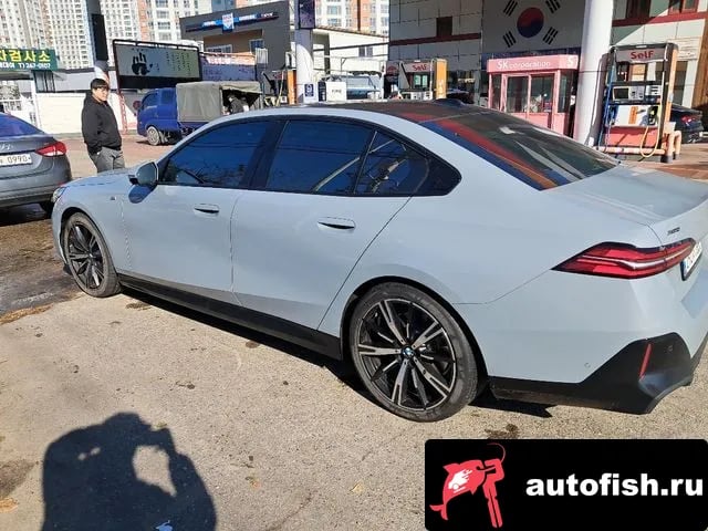 BMW 5-Series 5 Series (G60) 2025 года - вид 6