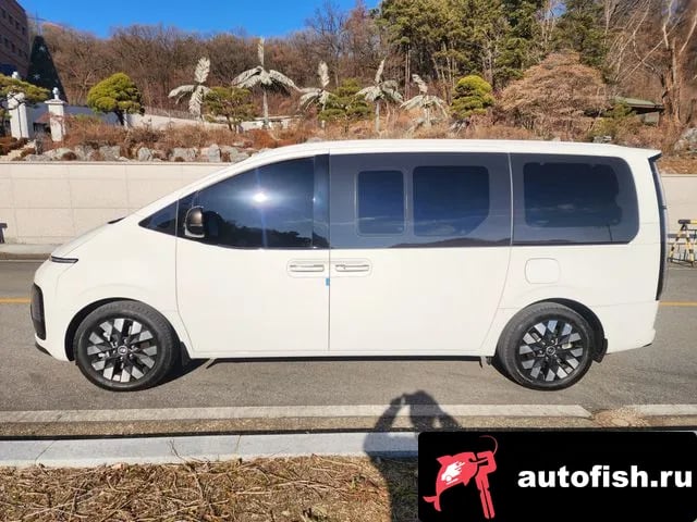 Hyundai Staria Staria 2025 года - вид 3