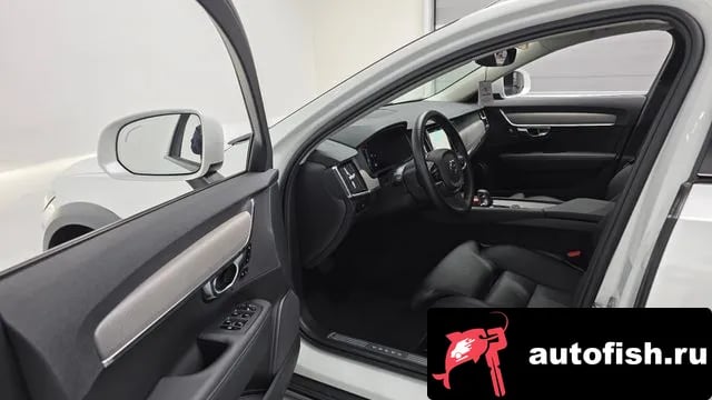 Volvo V90 V90 Cross-Country 2025 года - похожие автомобили