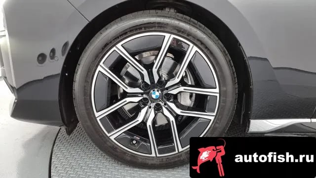 BMW 7-Series 7 Series (G70) 2025 года - вид 5