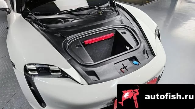 Porsche Taycan Taikan 2023 года - вид 6